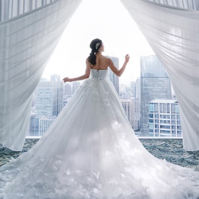 The 33 Sense of Wedding 新婦後ろ姿 画像