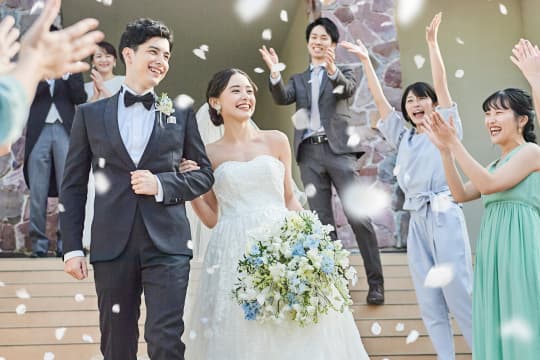 THE MEETS MARINA TERRACE 大階段 フラワーシャワー 画像