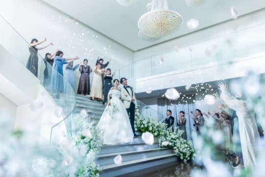 カノビアーノ福岡 大階段フラワーシャワー画像