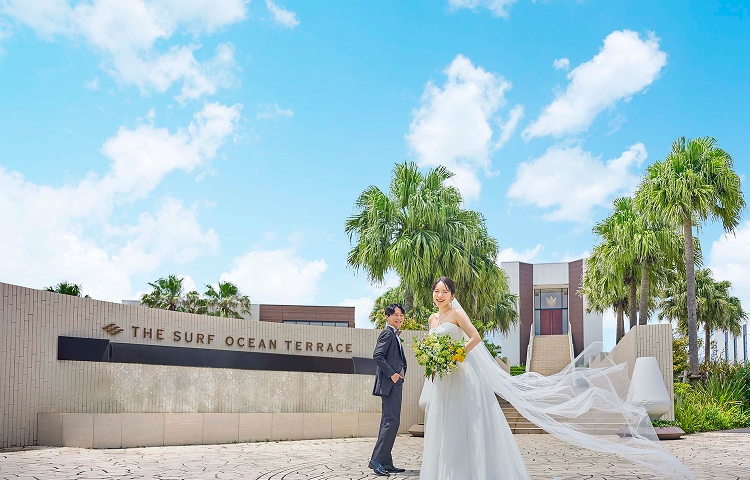THE SURF OCEAN TERRACE 外観 新郎新婦
