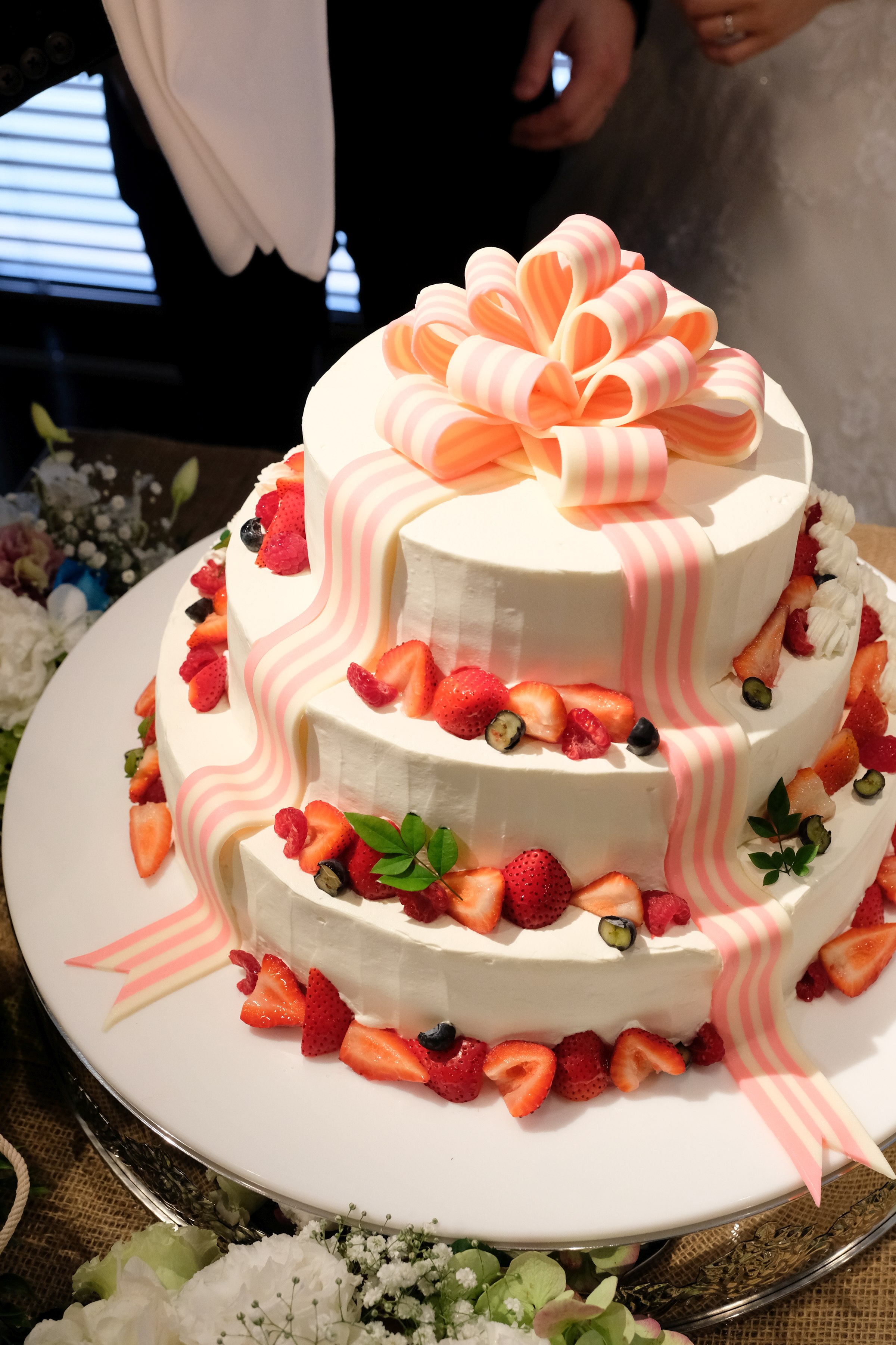 おしゃれなウェディングケーキ 新潟の結婚式場 フォーチュン イン ザ テラス 万代 公式