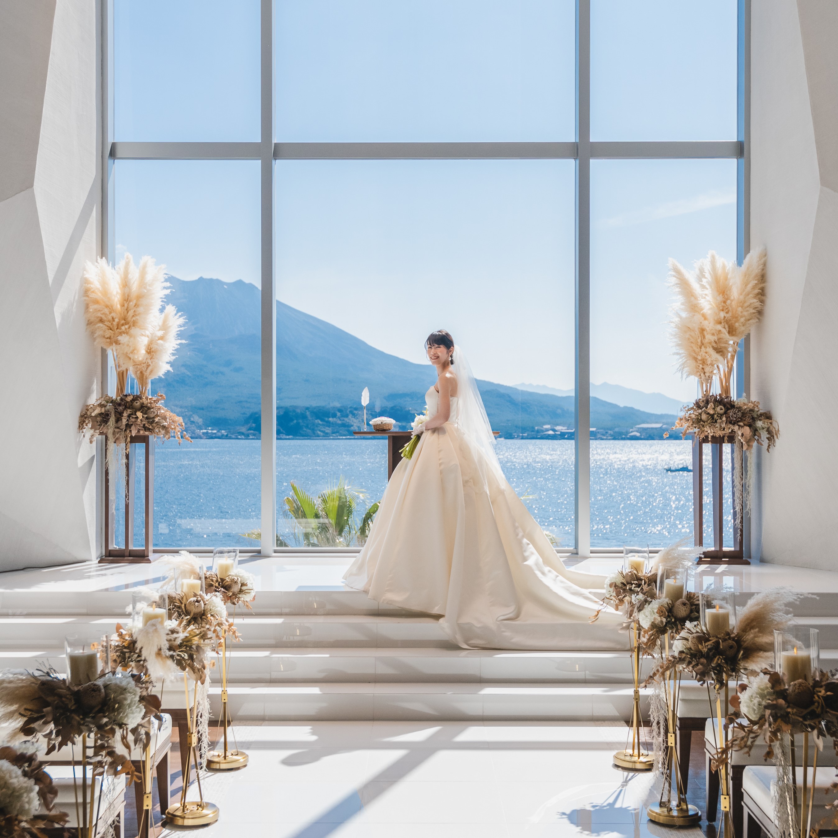 海が見えるチャペル The Baysuite Sakurajima Terrace 鹿児島県鹿児島市の結婚式場 ゲストハウス