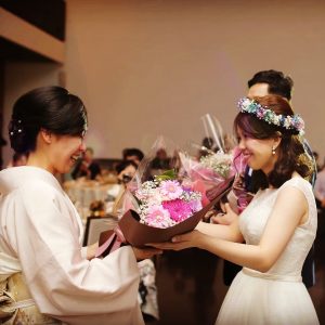 サプライズ花束贈呈 つくばの結婚式場 麗風つくば シーズンズテラス 茨城 研究学園 公式